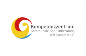 Das ist das Logo des Kompetenzzentrums Kommunale Konfliktberatung des VFB Salzwedel e.V. Es besteht aus einer Spirale. Der größte Teil in dieser in der Mitte ist gelb, der zweitgrößte Teil über dem gelb ist rot und der kleinste Teil der Spirale am unteren